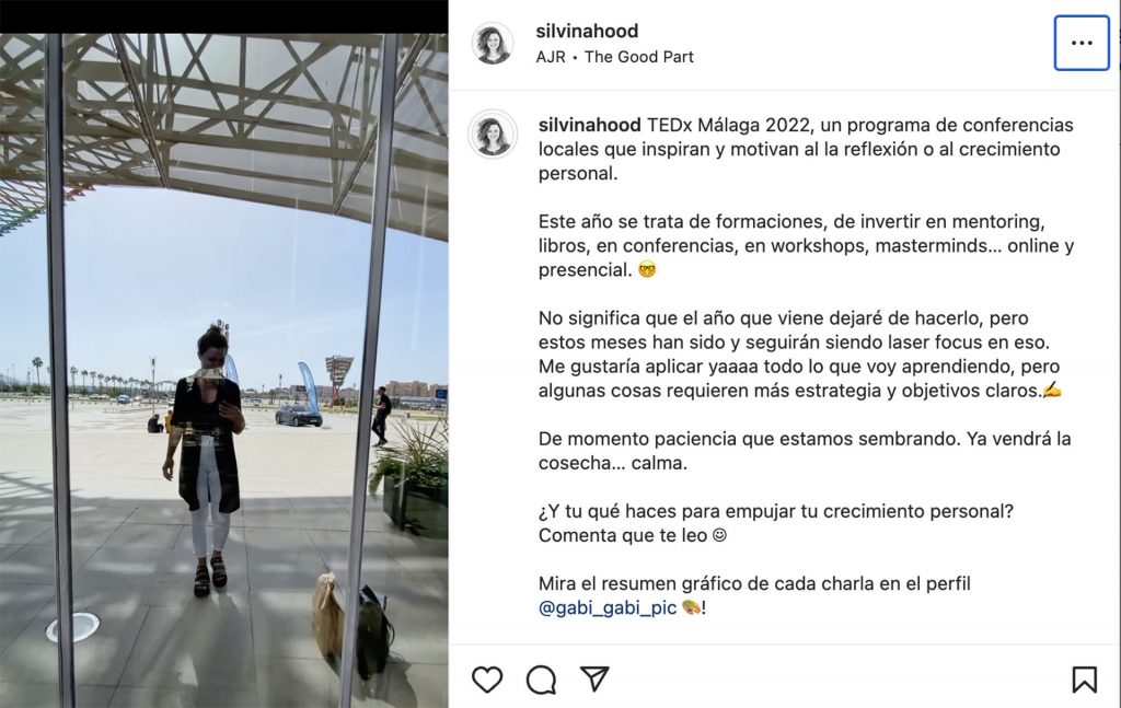 Silvina se refleja en un cristal del Palacio de Congresos FyCMA - Instagram - TEDx Malaga 2022